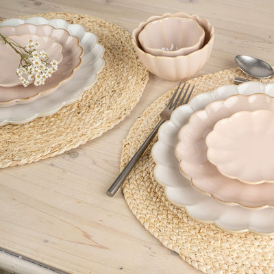 Amelia Plate L, Blush