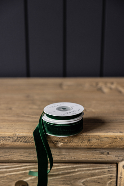 Ribbon Emerald Green Velvet Holiday Decor