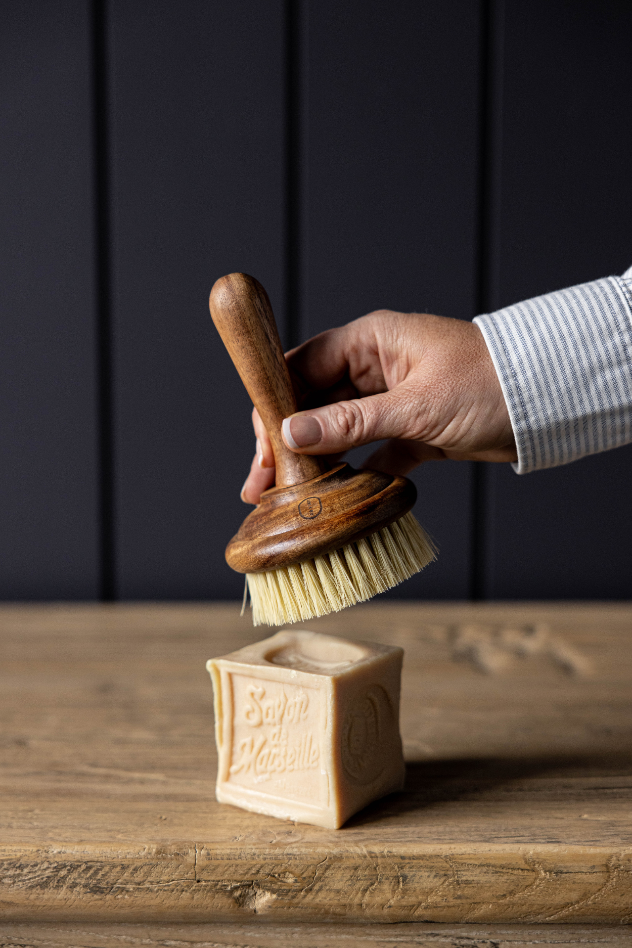 Dish Soap Scrub Brush