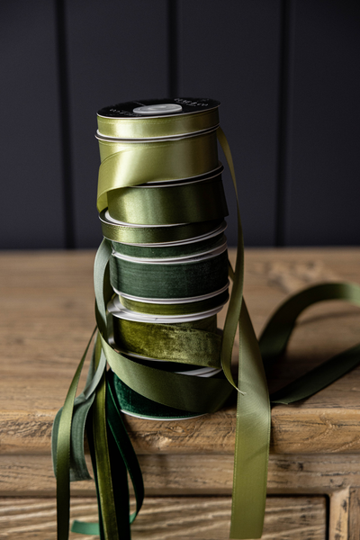 Ribbon Emerald Green Velvet Holiday Decor