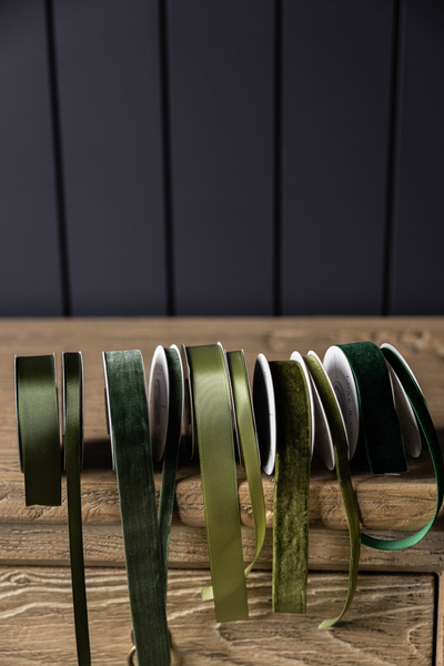 Ribbon Emerald Green Velvet Holiday Decor
